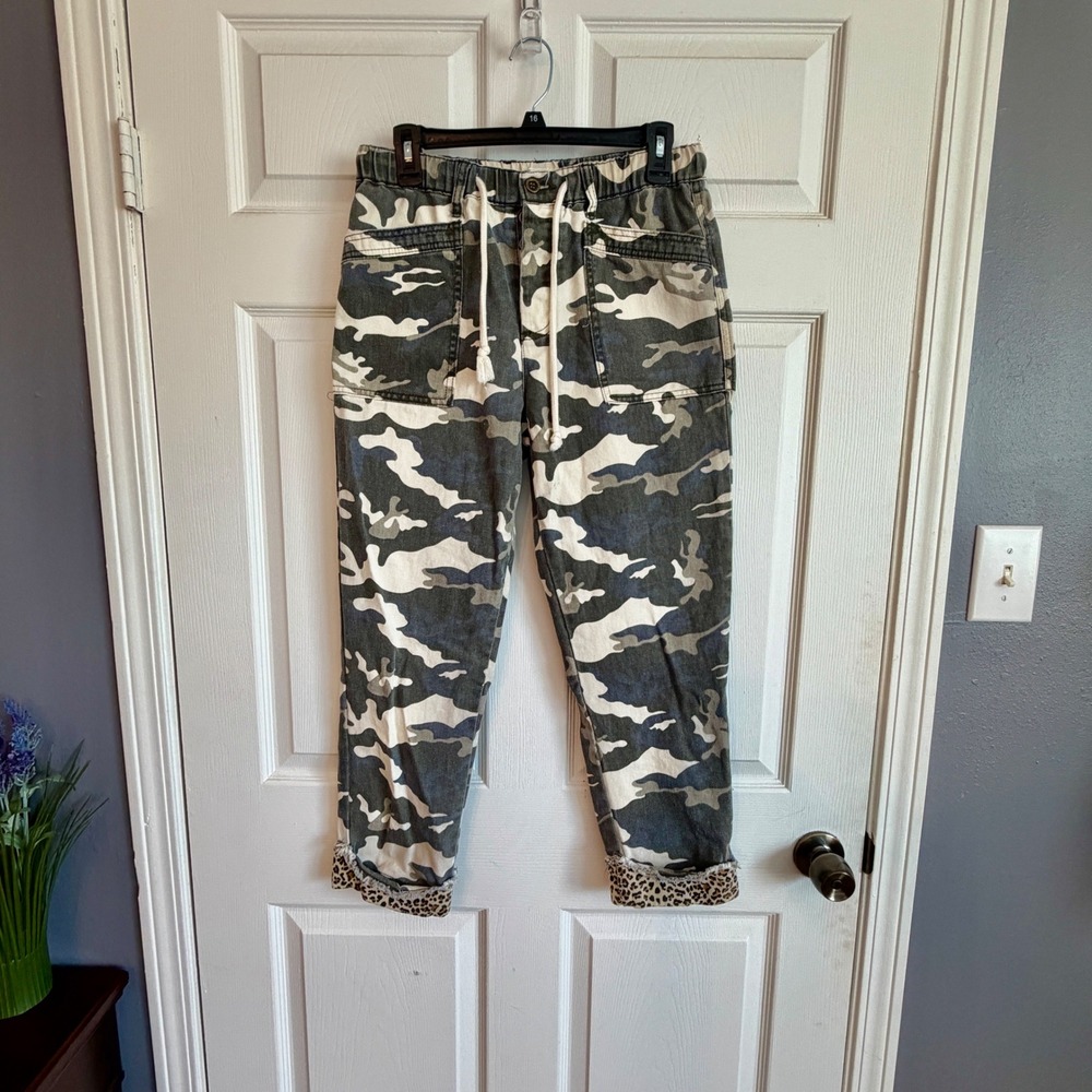 Easel Camo Cargo Pants Women Green Leopard Print Cuffed Drawstring Waist Small